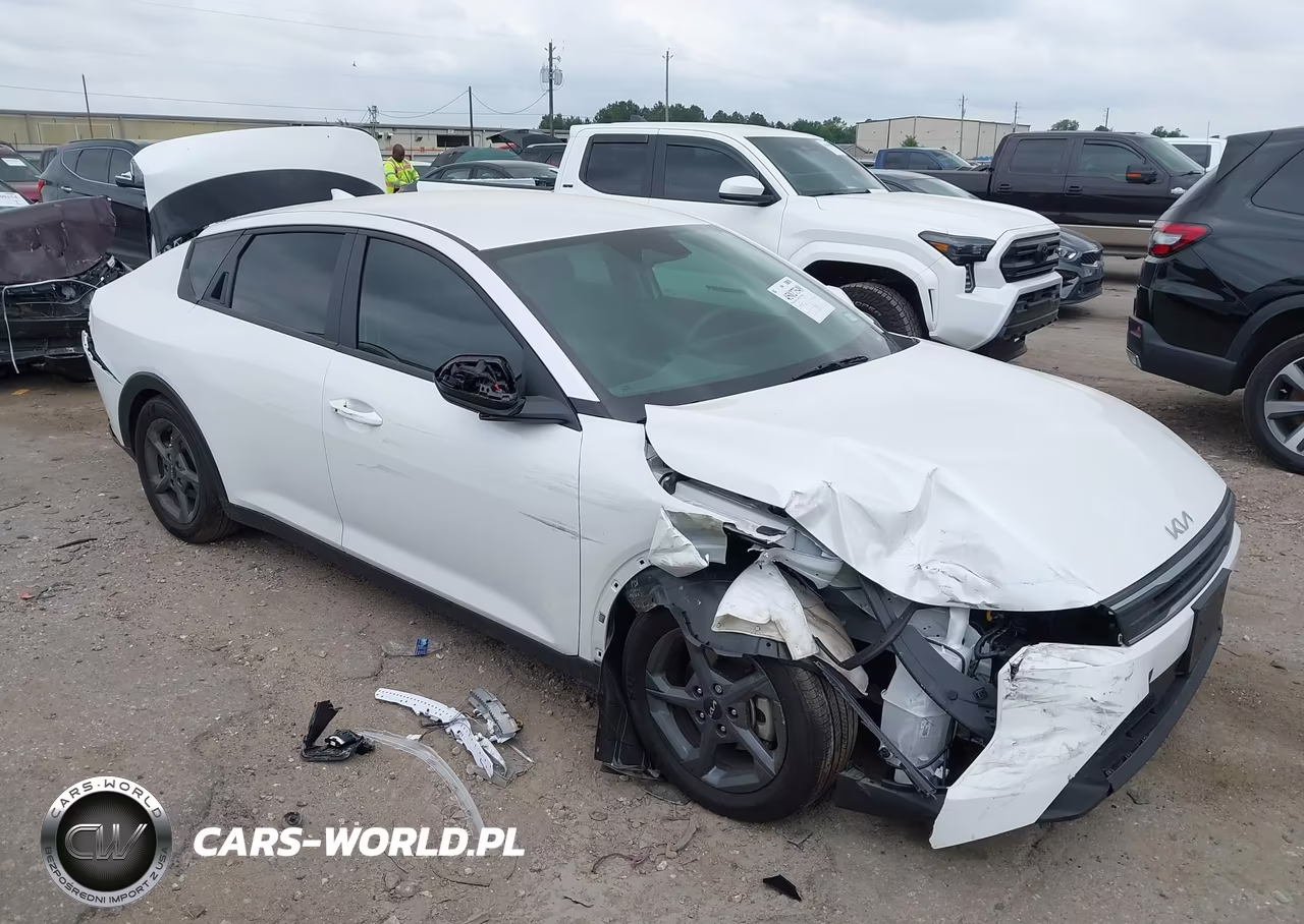 2025 Kia K4 Lxs – zdjęcie 1 z 16