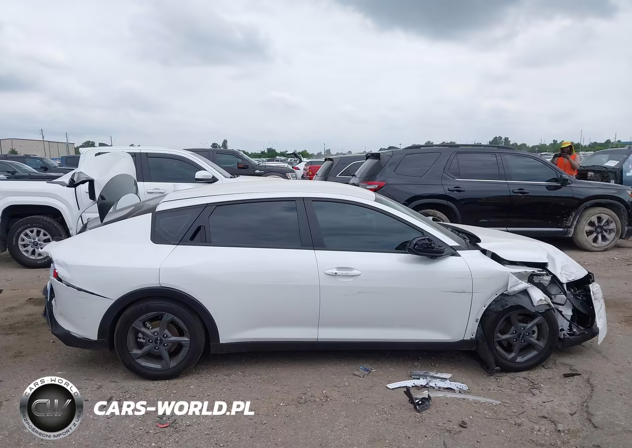 2025 Kia K4 Lxs VIN:3KPFT4DE6SE161283 - 13