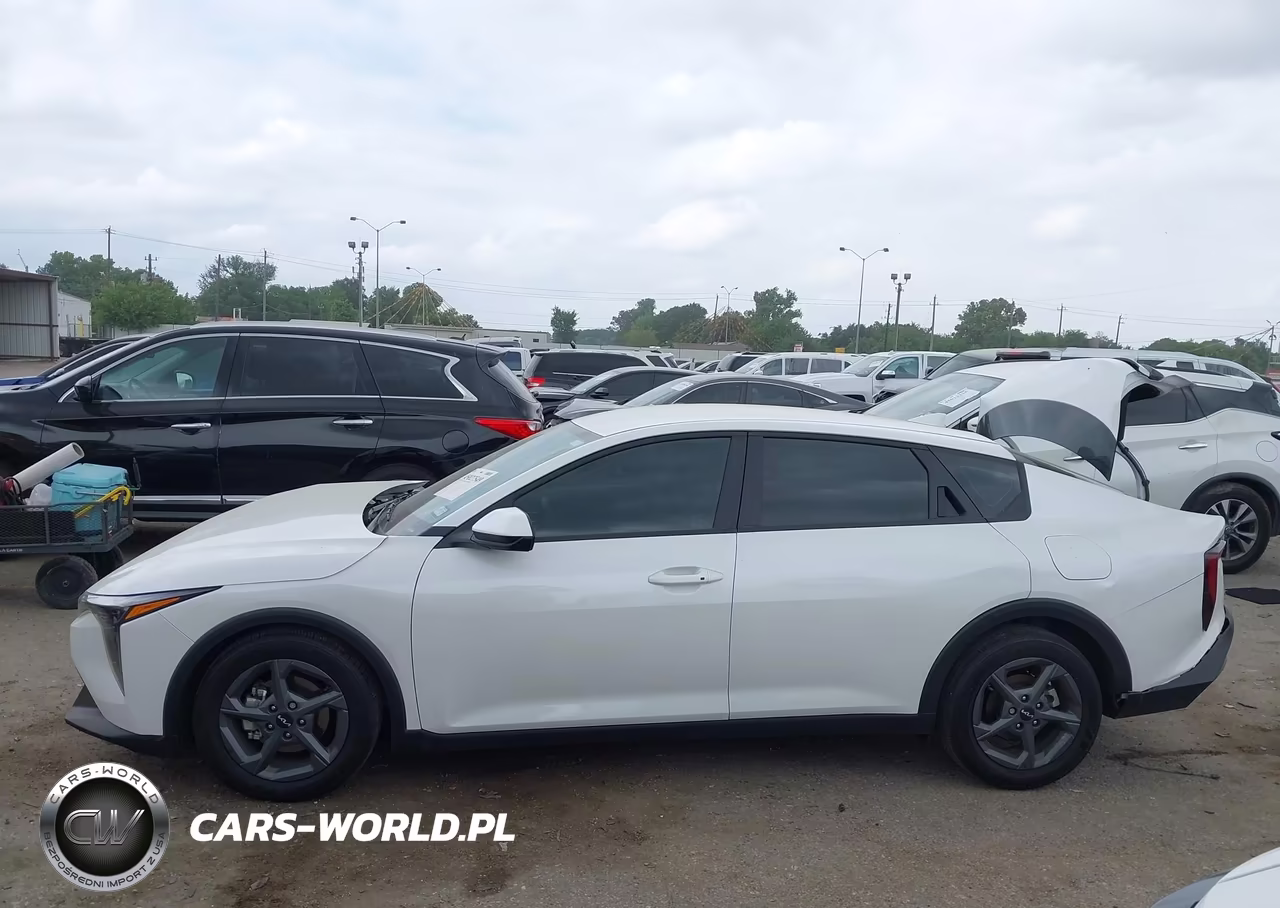2025 Kia K4 Lxs VIN:3KPFT4DE6SE161283 - 14