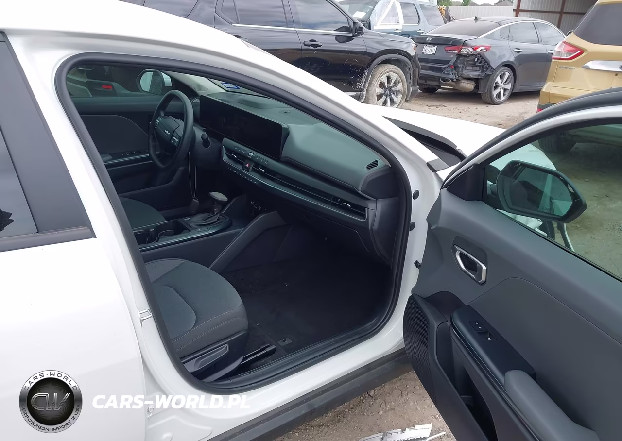 2025 Kia K4 Lxs VIN:3KPFT4DE6SE161283 - 5