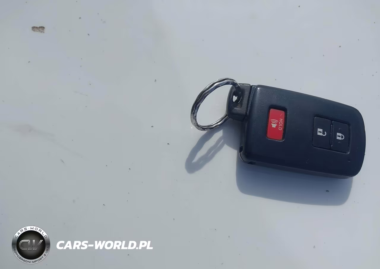 2013 Toyota Prius C Three VIN:JTDKDTB30D1550854 - 11