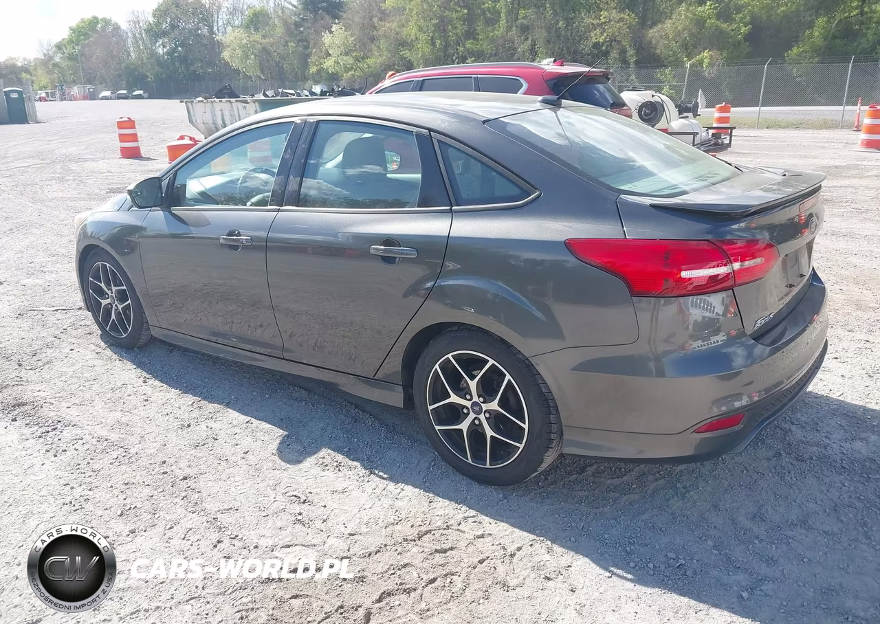 2015 Ford Focus Se VIN:1FADP3FE5FL354675 - 3