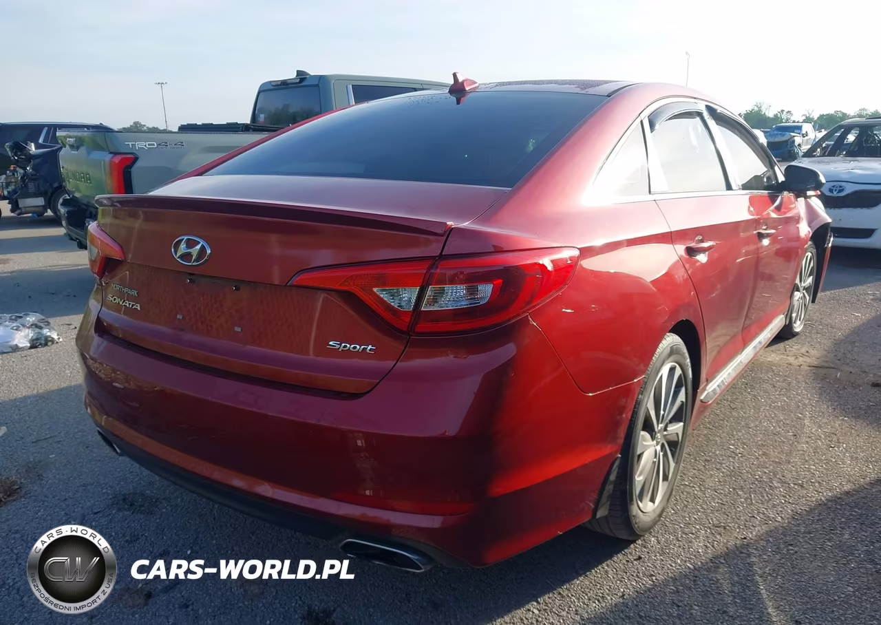 2015 Hyundai Sonata Sport VIN:5NPE34AF8FH167189 - 4