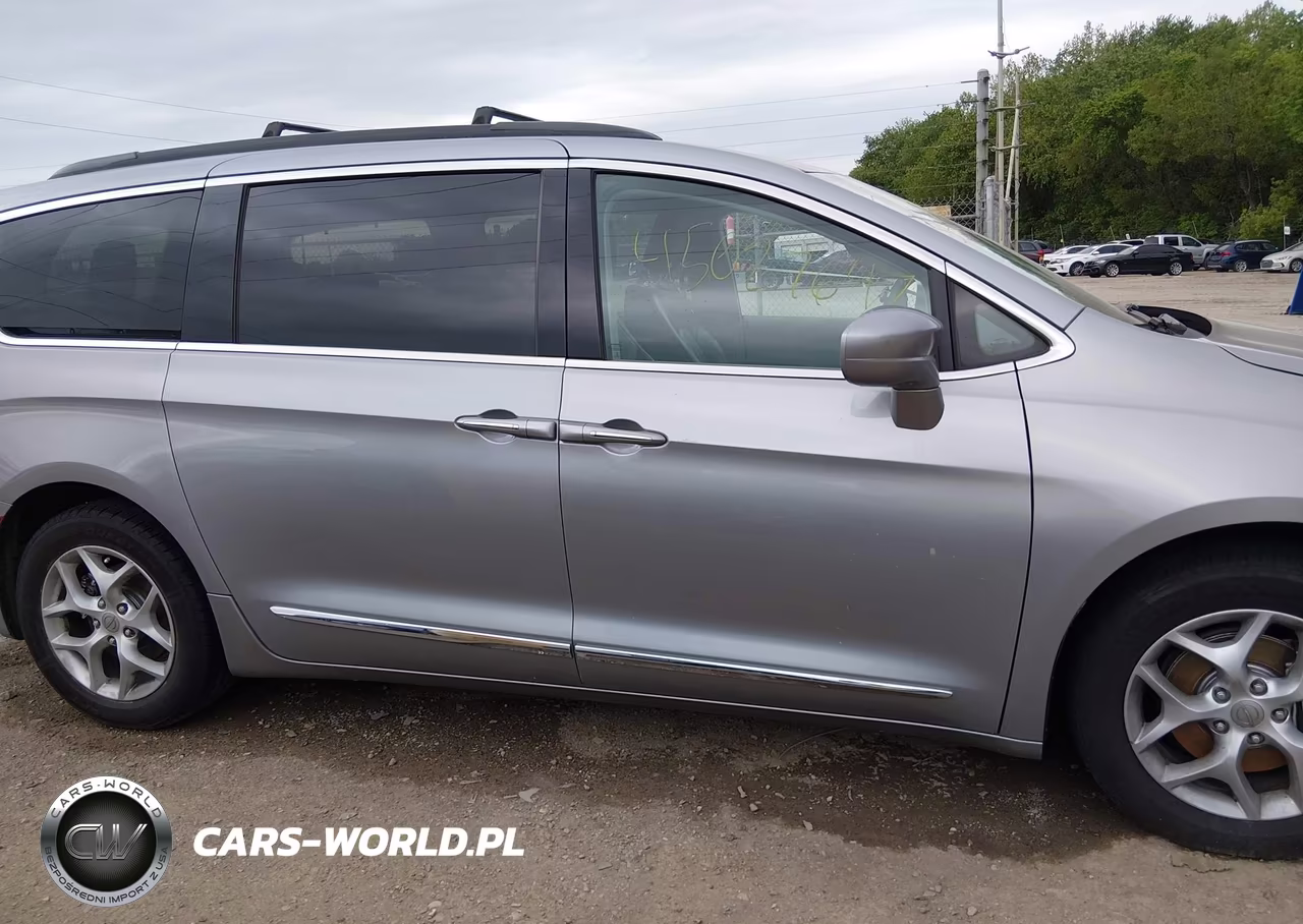 2017 Chrysler Pacifica Touring-L VIN:2C4RC1BG6HR507467 - 14