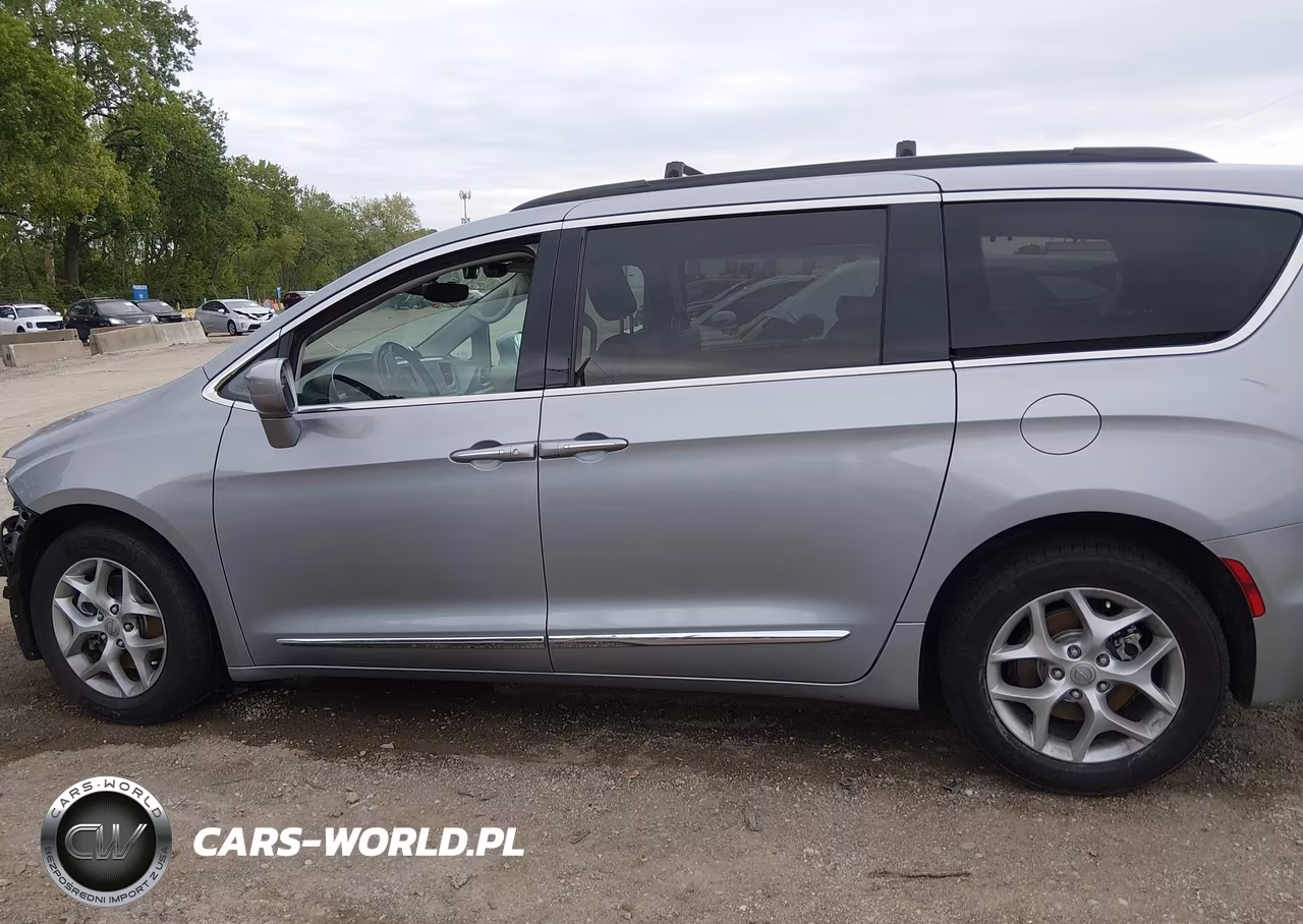 2017 Chrysler Pacifica Touring-L VIN:2C4RC1BG6HR507467 - 15