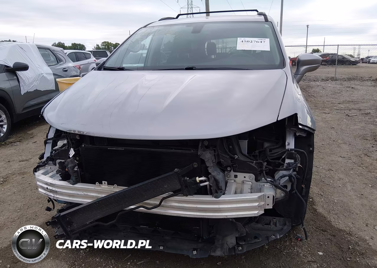 2017 Chrysler Pacifica Touring-L VIN:2C4RC1BG6HR507467 - 6