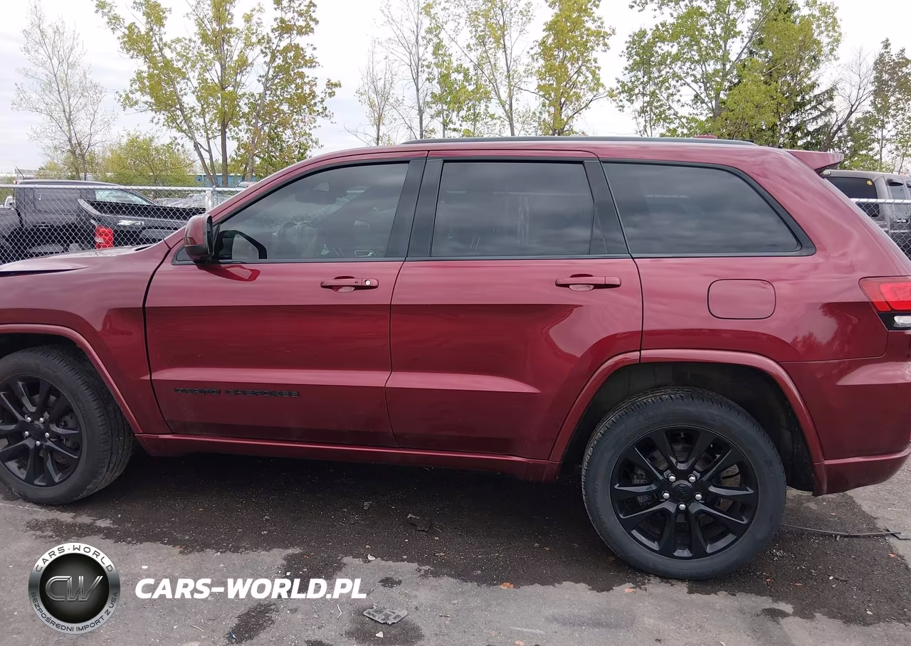 2018 Jeep Grand Cherokee Altitude 4X4 VIN:1C4RJFAG1JC122420 - 14