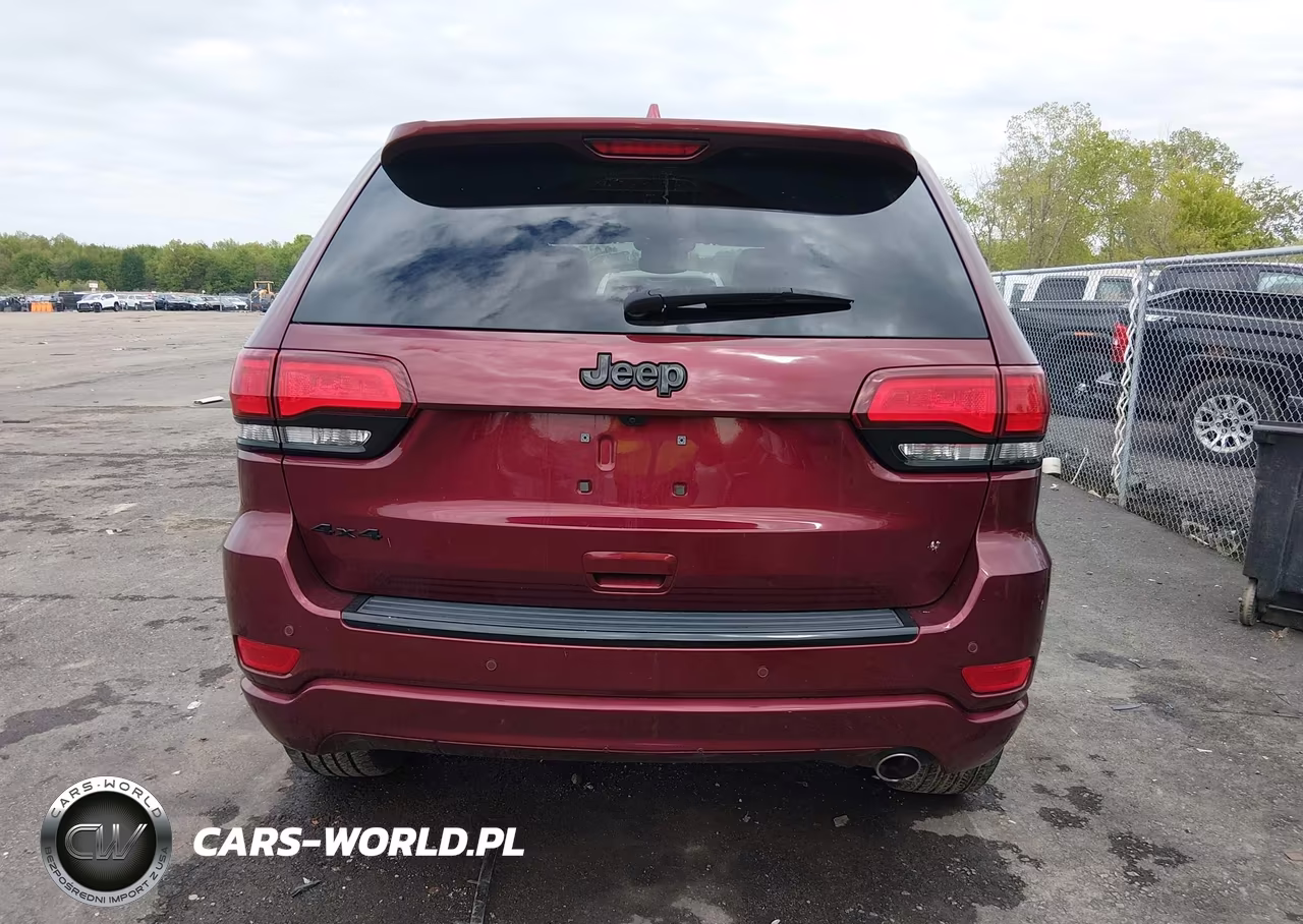 2018 Jeep Grand Cherokee Altitude 4X4 VIN:1C4RJFAG1JC122420 - 16
