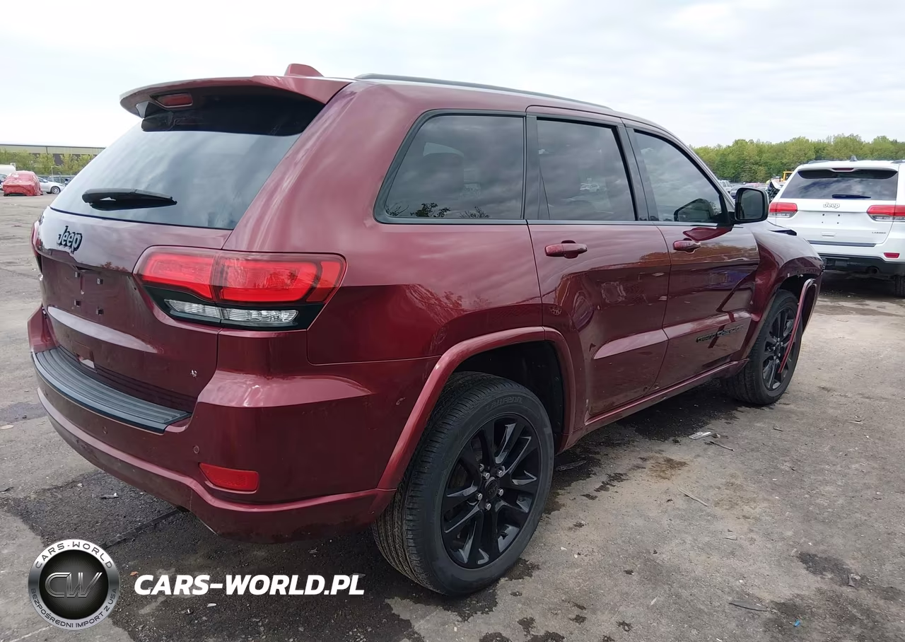 2018 Jeep Grand Cherokee Altitude 4X4 VIN:1C4RJFAG1JC122420 - 4