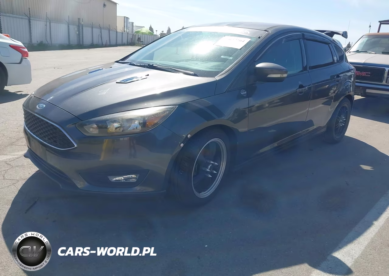 2015 Ford Focus Se VIN:1FADP3K20FL326942 - 2