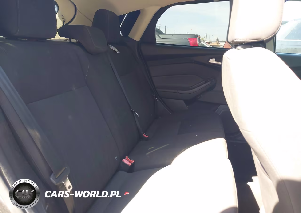 2015 Ford Focus Se VIN:1FADP3K20FL326942 - 8