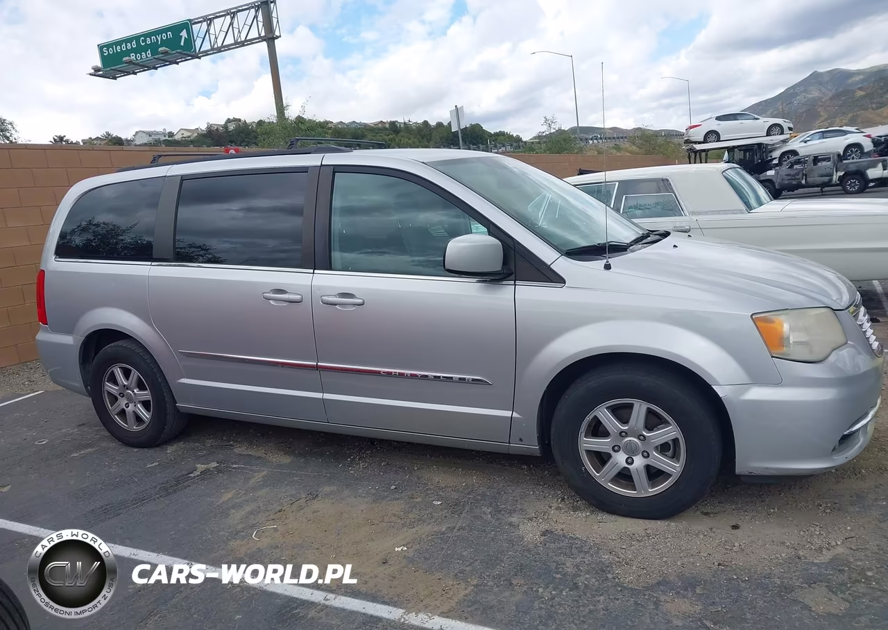 2012 Chrysler Town & Country Touring VIN:2C4RC1BG5CR300190 - 13