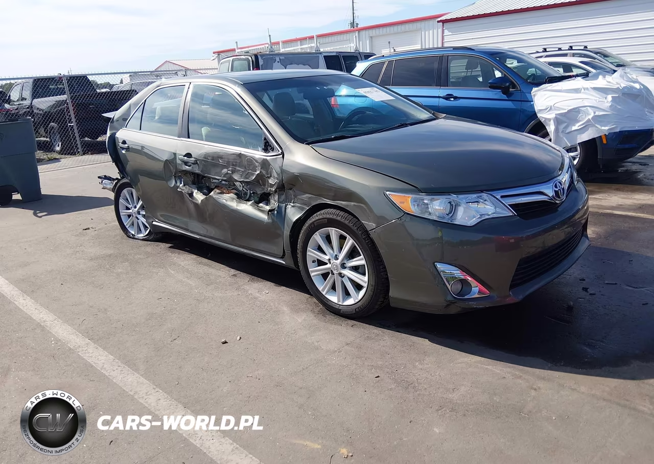 2013 Toyota Camry Xle V6 – zdjęcie 1 z 16