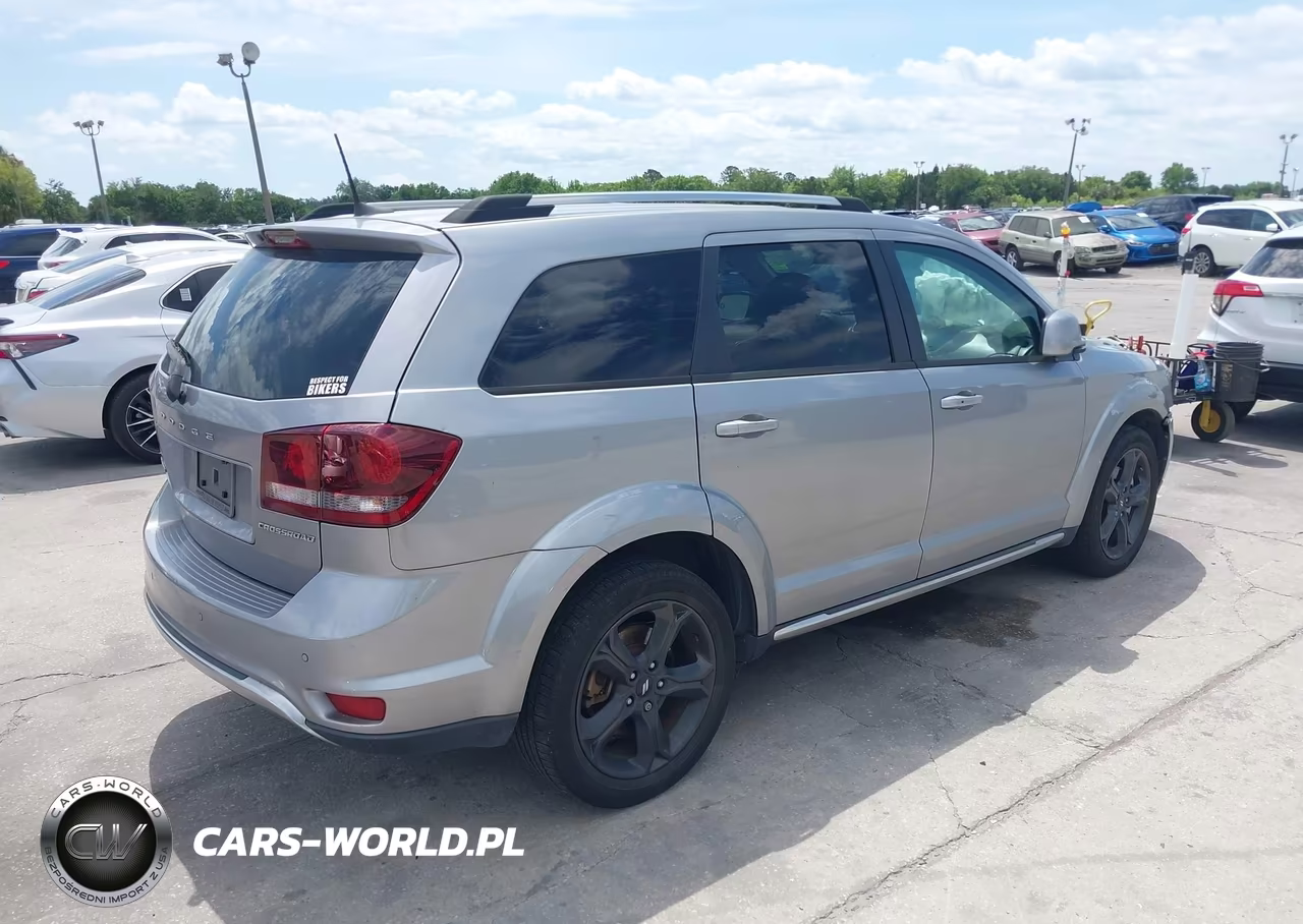 2018 Dodge Journey Crossroad VIN:3C4PDCGB3JT534237 - 4