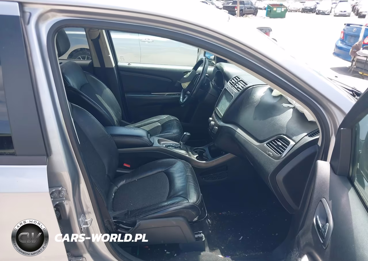 2018 Dodge Journey Crossroad VIN:3C4PDCGB3JT534237 - 5
