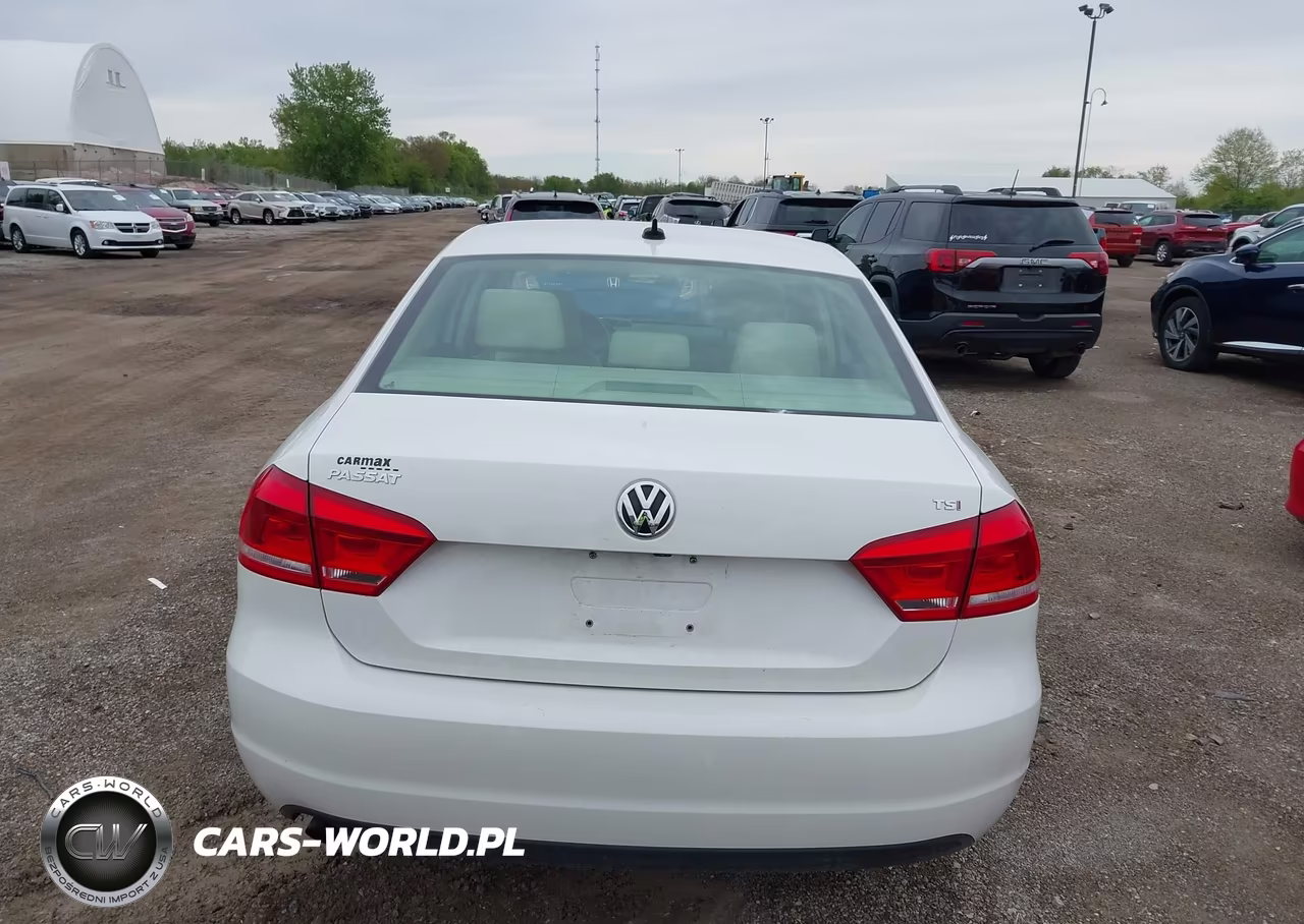 2015 Volkswagen Passat 1.8T Limited Edition VIN:1VWAT7A38FC080892 - 15