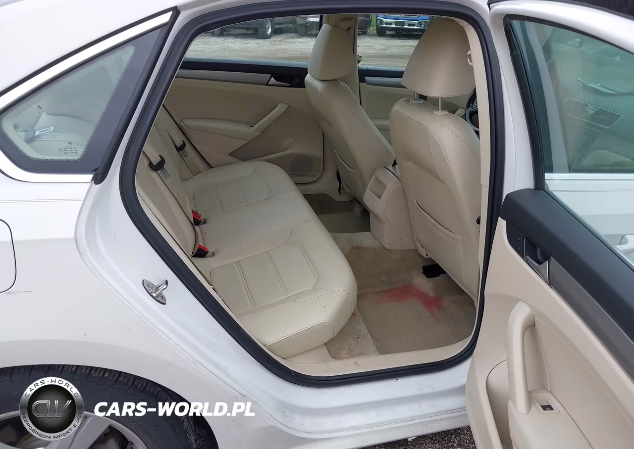 2015 Volkswagen Passat 1.8T Limited Edition VIN:1VWAT7A38FC080892 - 8