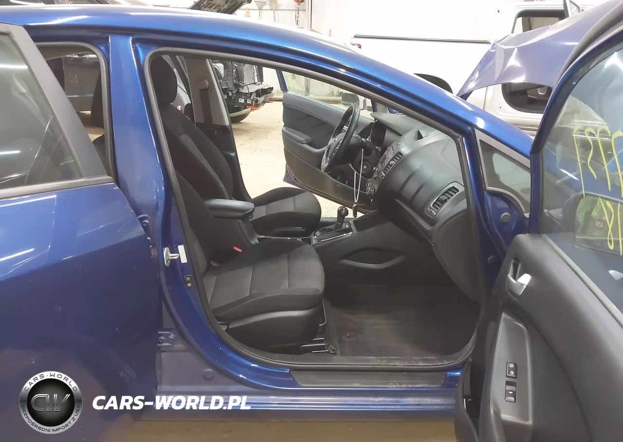 2018 Kia Forte Lx VIN:3KPFK4A74JE203022 - 5