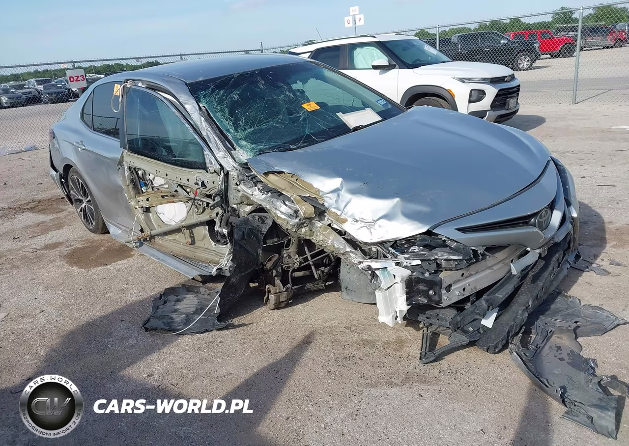 2018 Toyota Camry Se – zdjęcie 1 z 15