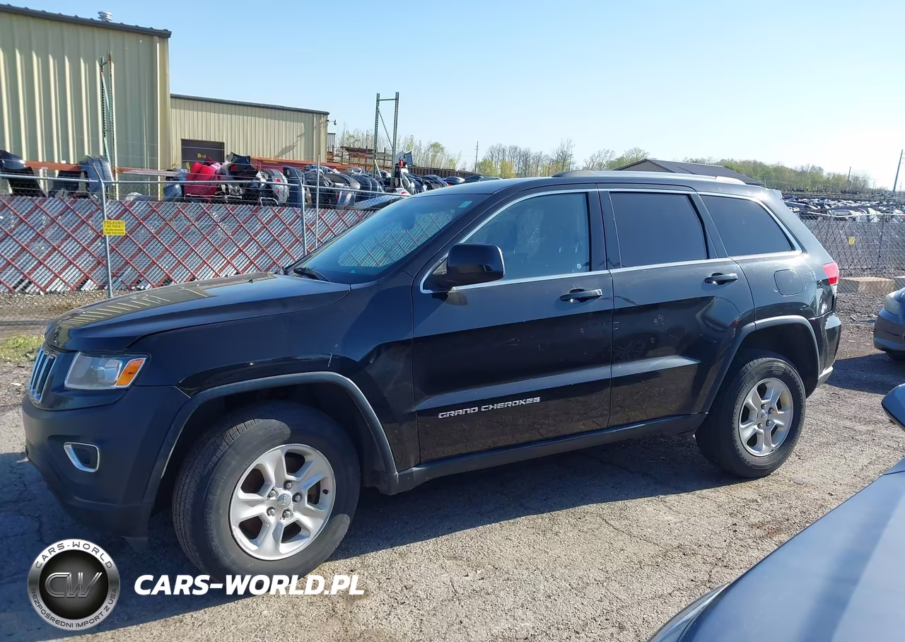 2015 Jeep Grand Cherokee Laredo VIN:1C4RJFAG5FC744204 - 14