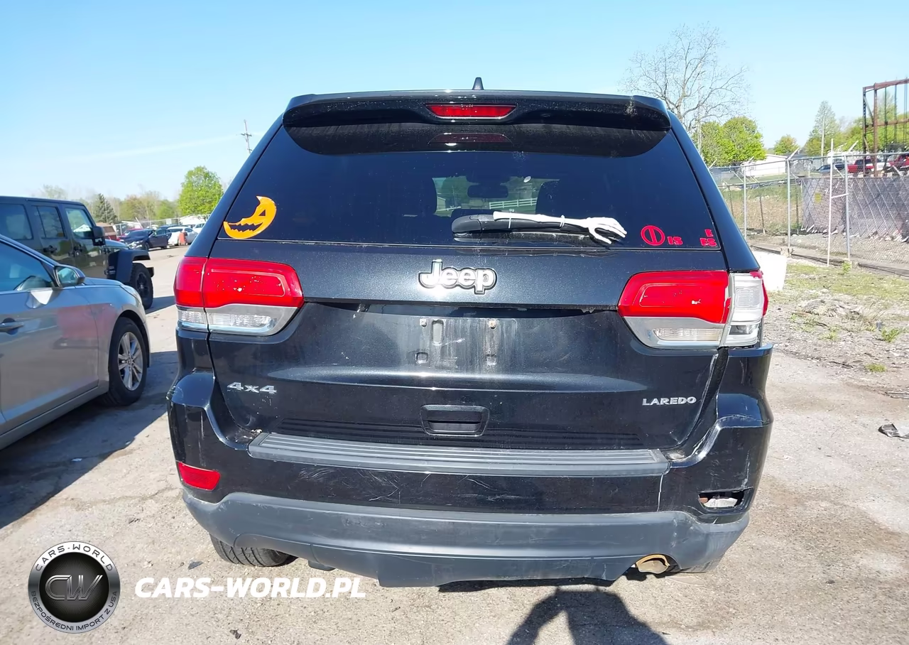 2015 Jeep Grand Cherokee Laredo VIN:1C4RJFAG5FC744204 - 16