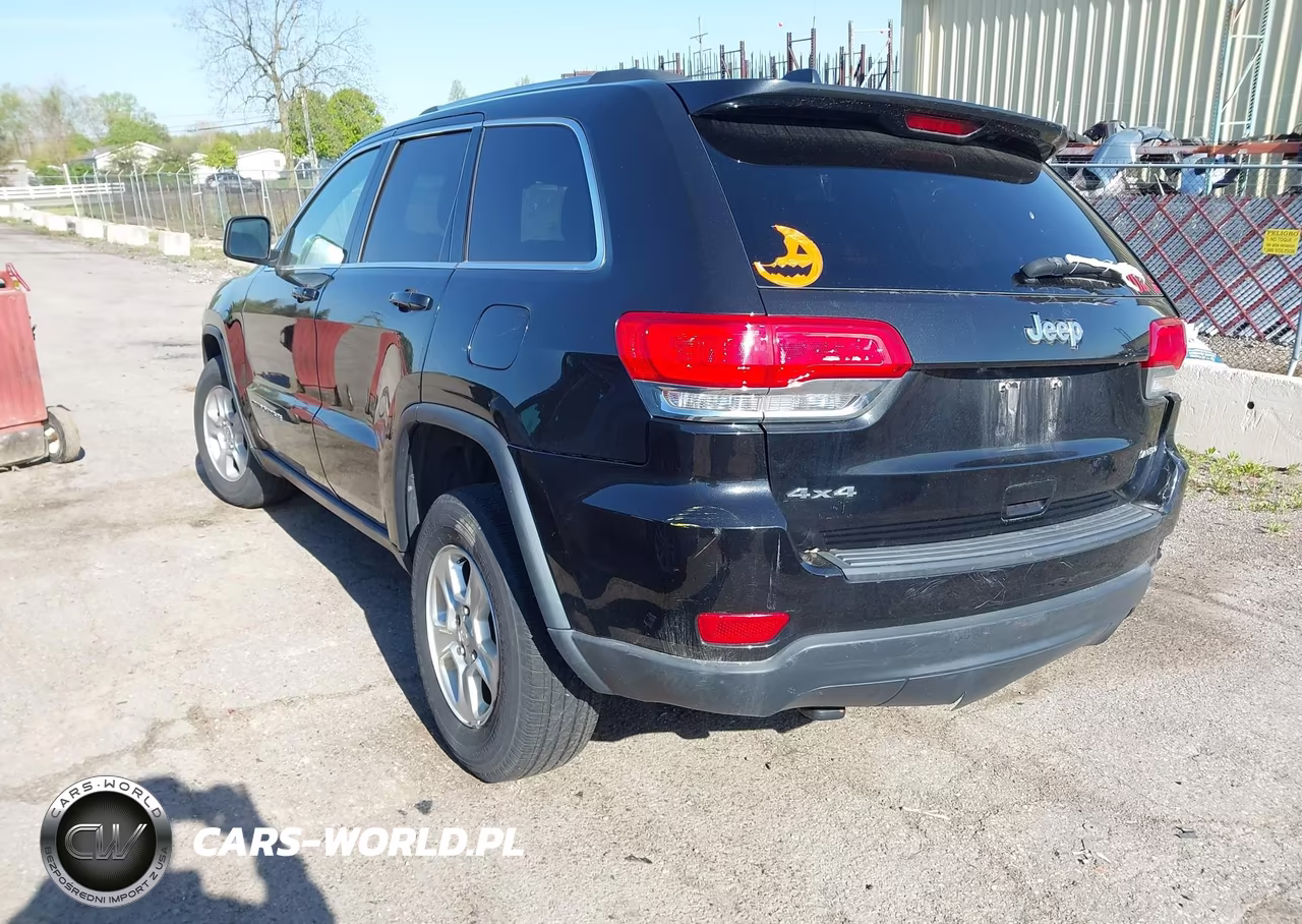 2015 Jeep Grand Cherokee Laredo VIN:1C4RJFAG5FC744204 - 3