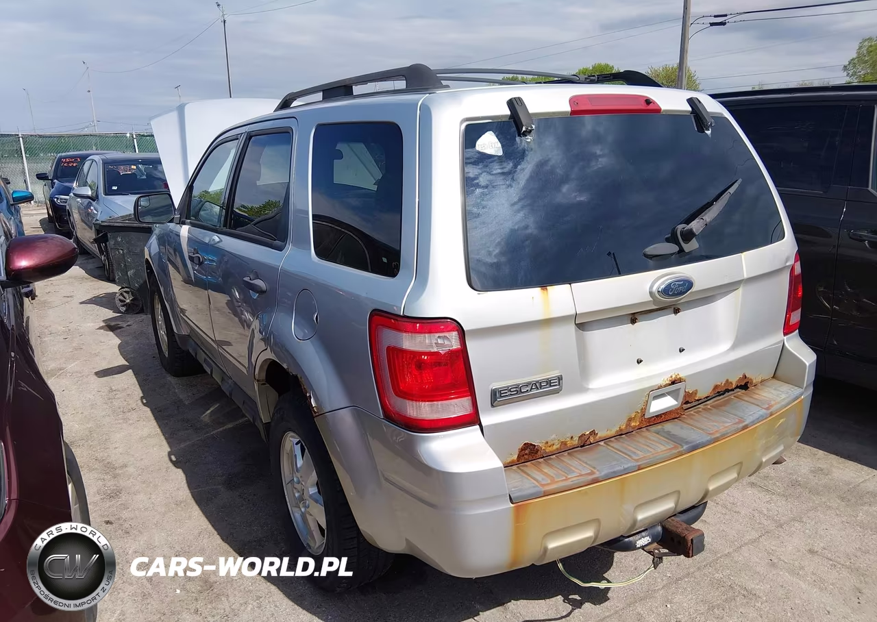 2010 Ford Escape Xls VIN:1FMCU9C70AKD34674 - 3