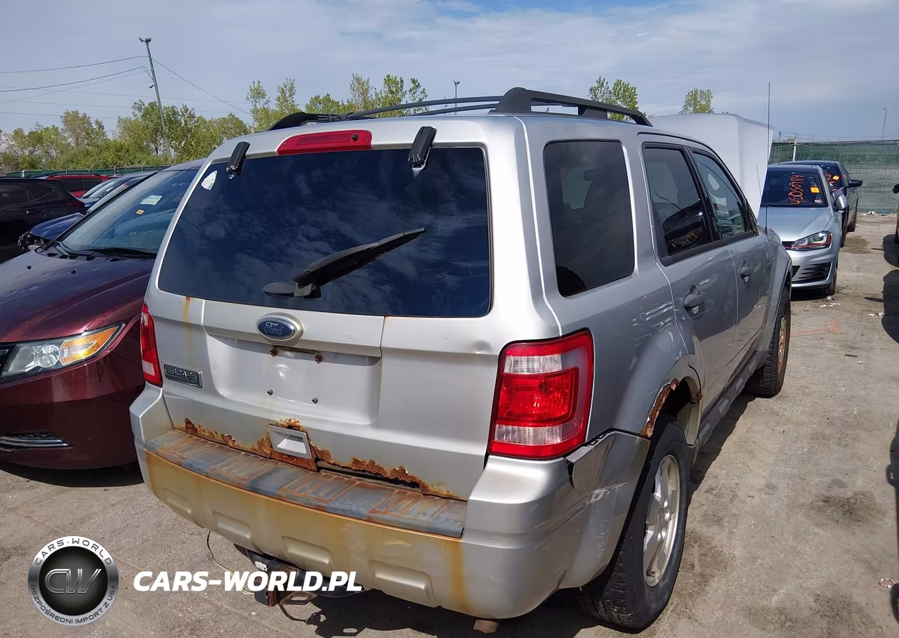 2010 Ford Escape Xls VIN:1FMCU9C70AKD34674 - 4