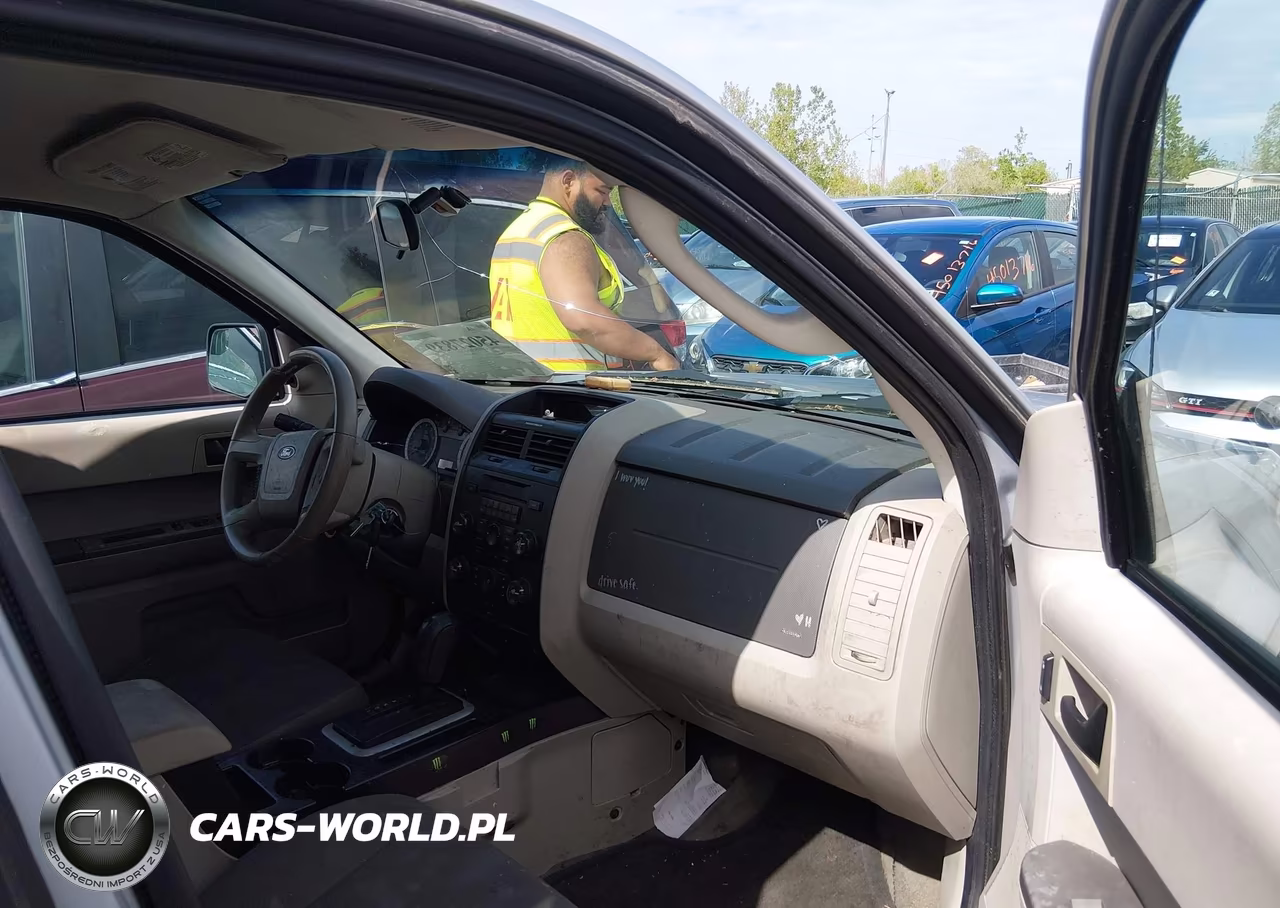 2010 Ford Escape Xls VIN:1FMCU9C70AKD34674 - 5