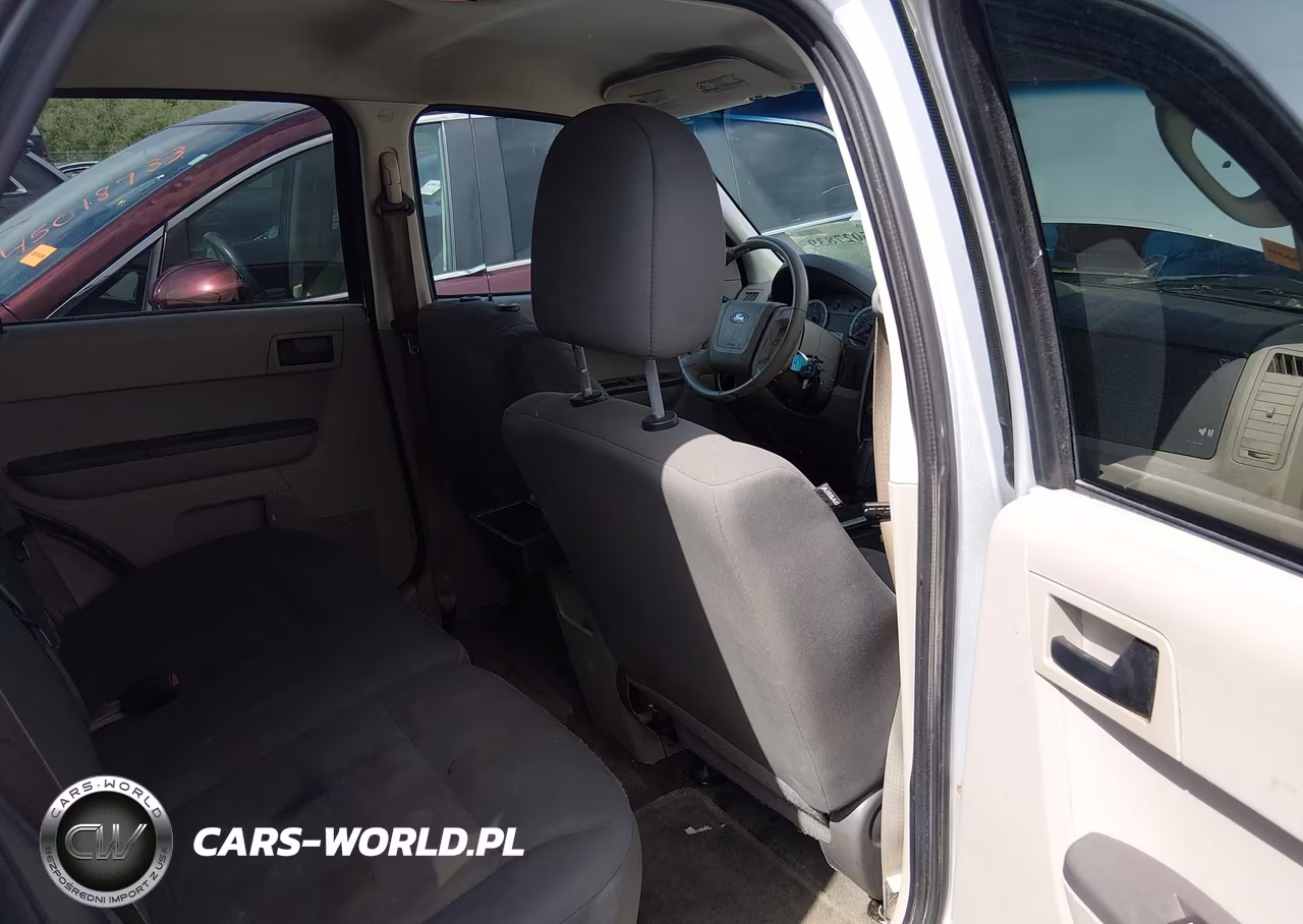 2010 Ford Escape Xls VIN:1FMCU9C70AKD34674 - 8