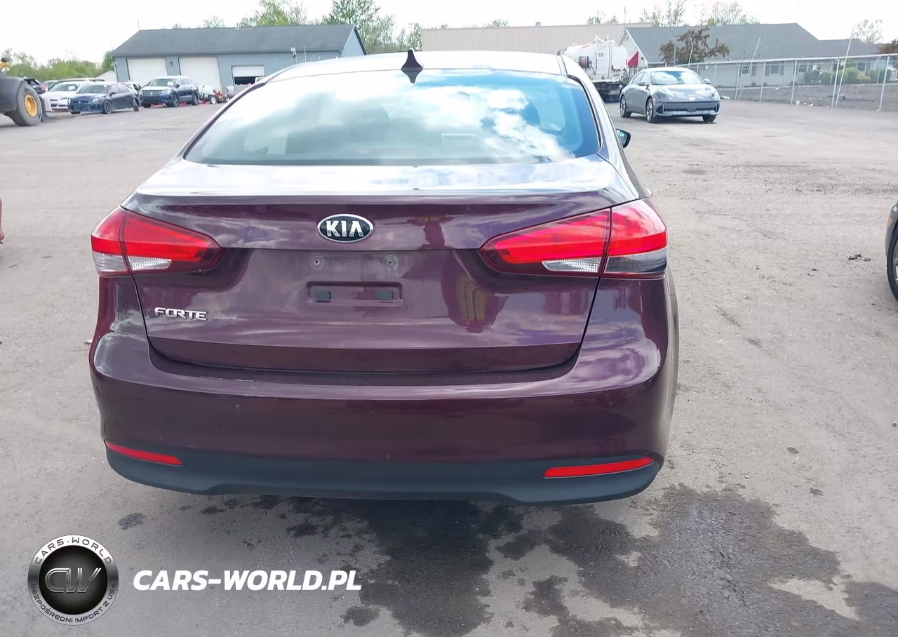 2018 Kia Forte Lx VIN:3KPFK4A70JE220805 - 16