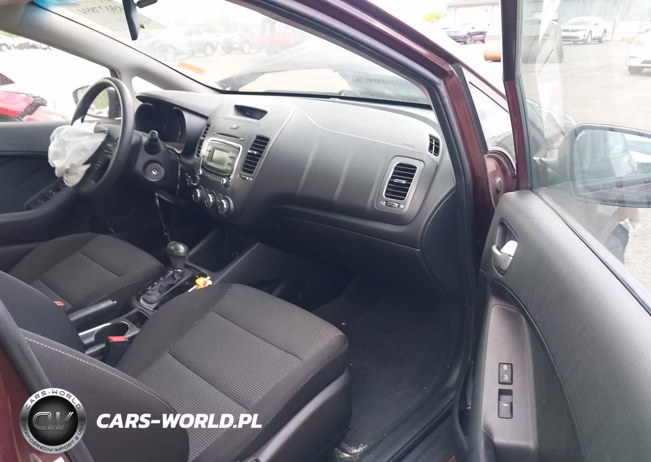 2018 Kia Forte Lx VIN:3KPFK4A70JE220805 - 5