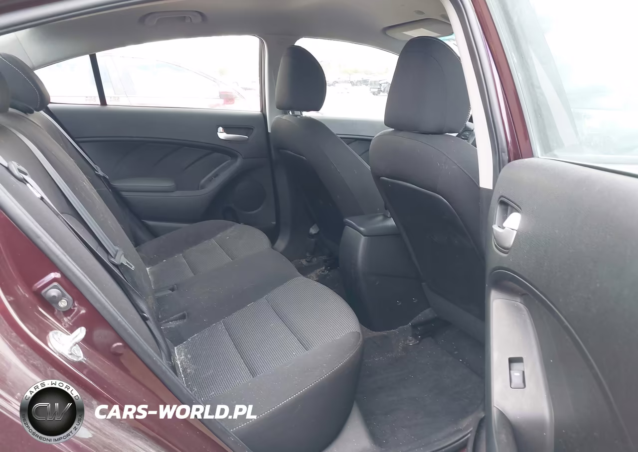 2018 Kia Forte Lx VIN:3KPFK4A70JE220805 - 8