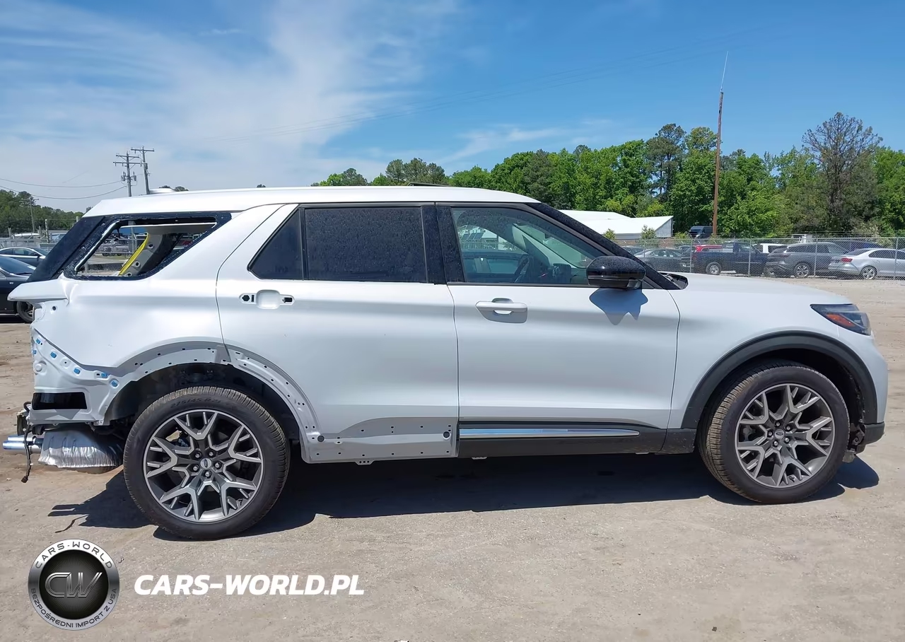 2025 Ford Explorer Platinum VIN:1FMWK8HC4SGC67374 - 13