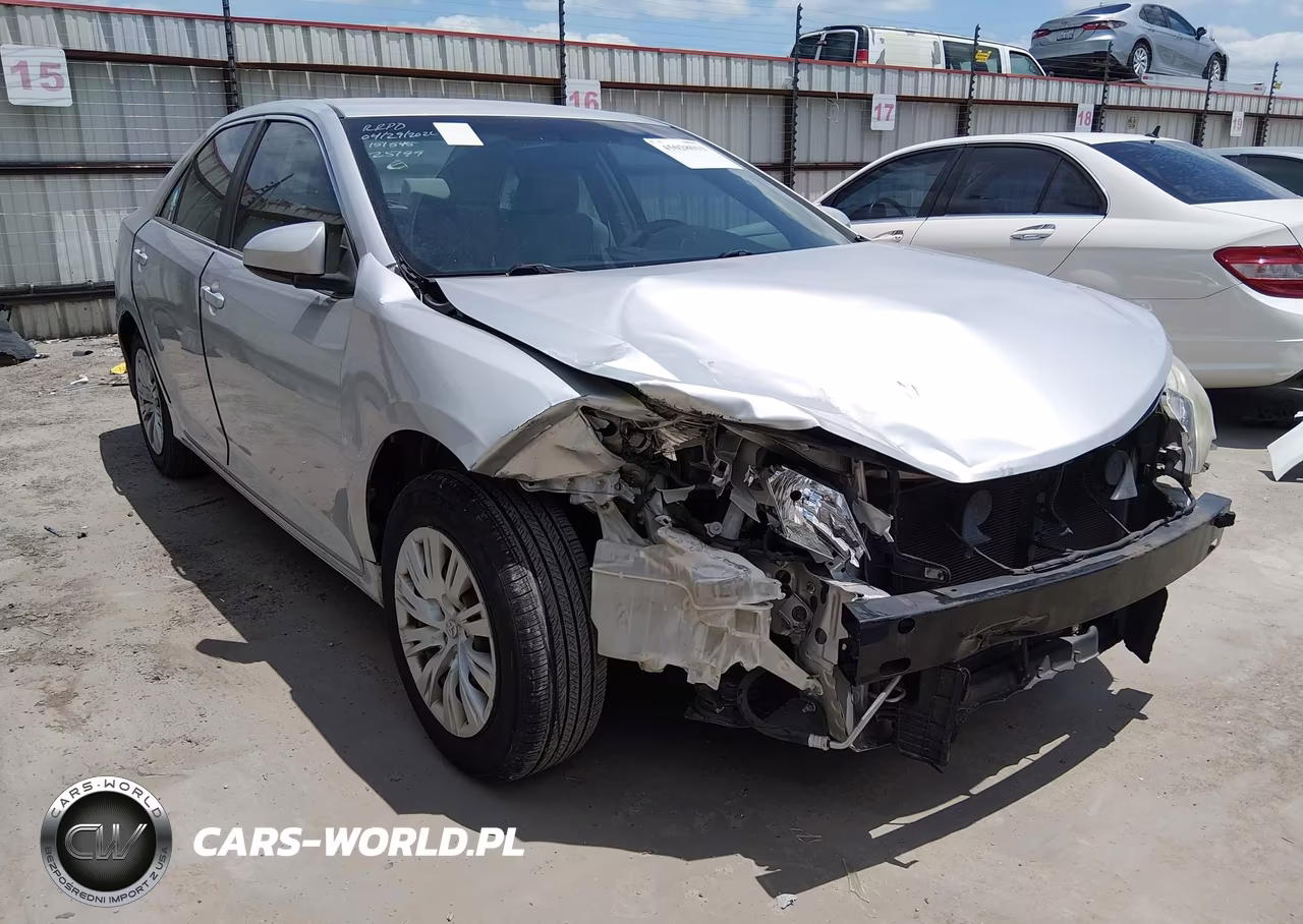 2012 Toyota Camry Le – zdjęcie 1 z 20