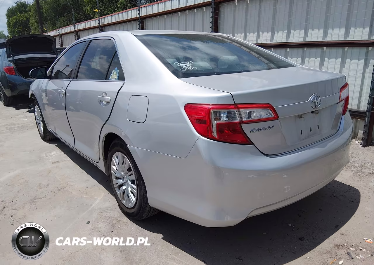 2012 Toyota Camry Le VIN:4T1BF1FK5CU040671 - 3
