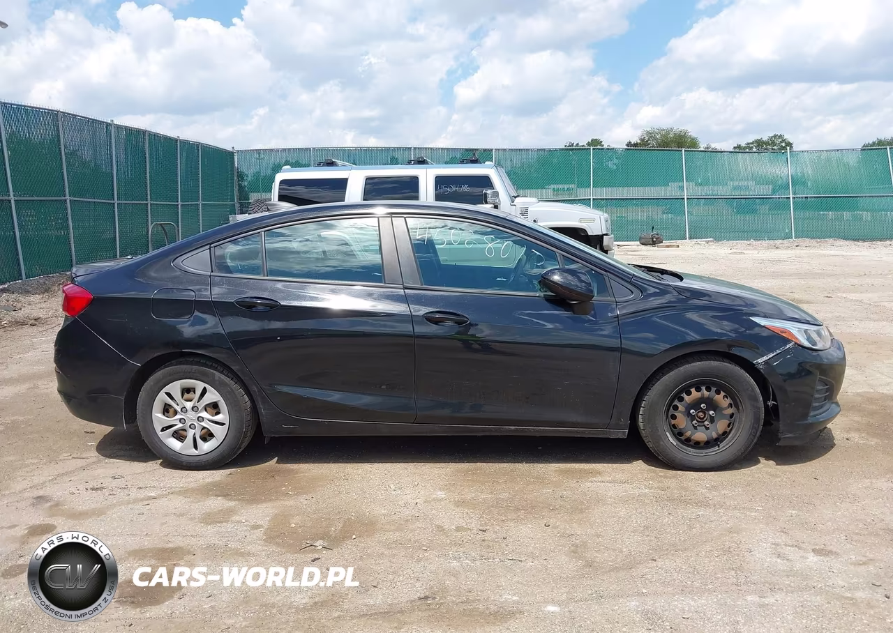 2019 Chevrolet Cruze Diesel VIN:1G1BJ5SM8K7100031 - 13