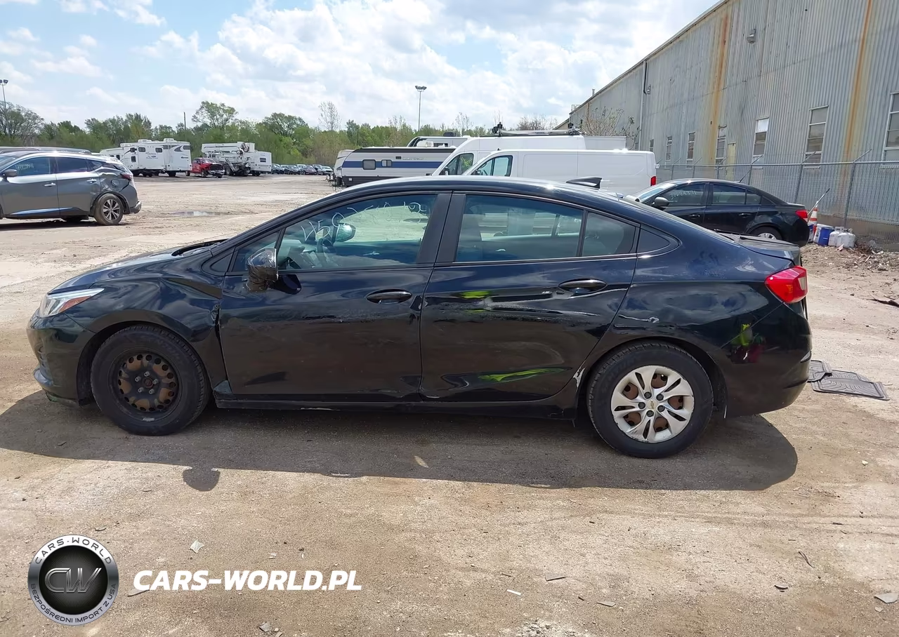 2019 Chevrolet Cruze Diesel VIN:1G1BJ5SM8K7100031 - 14