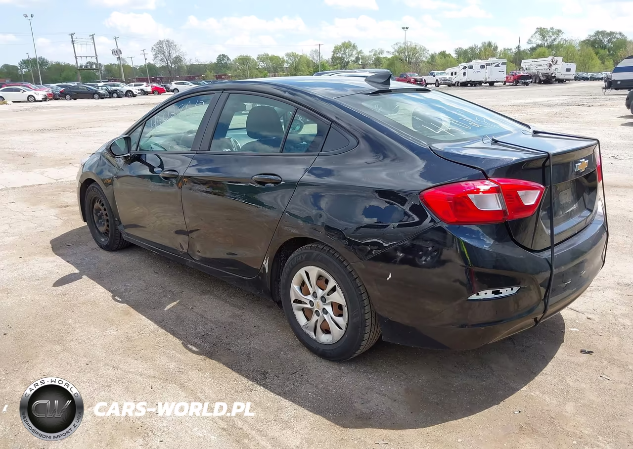 2019 Chevrolet Cruze Diesel VIN:1G1BJ5SM8K7100031 - 3