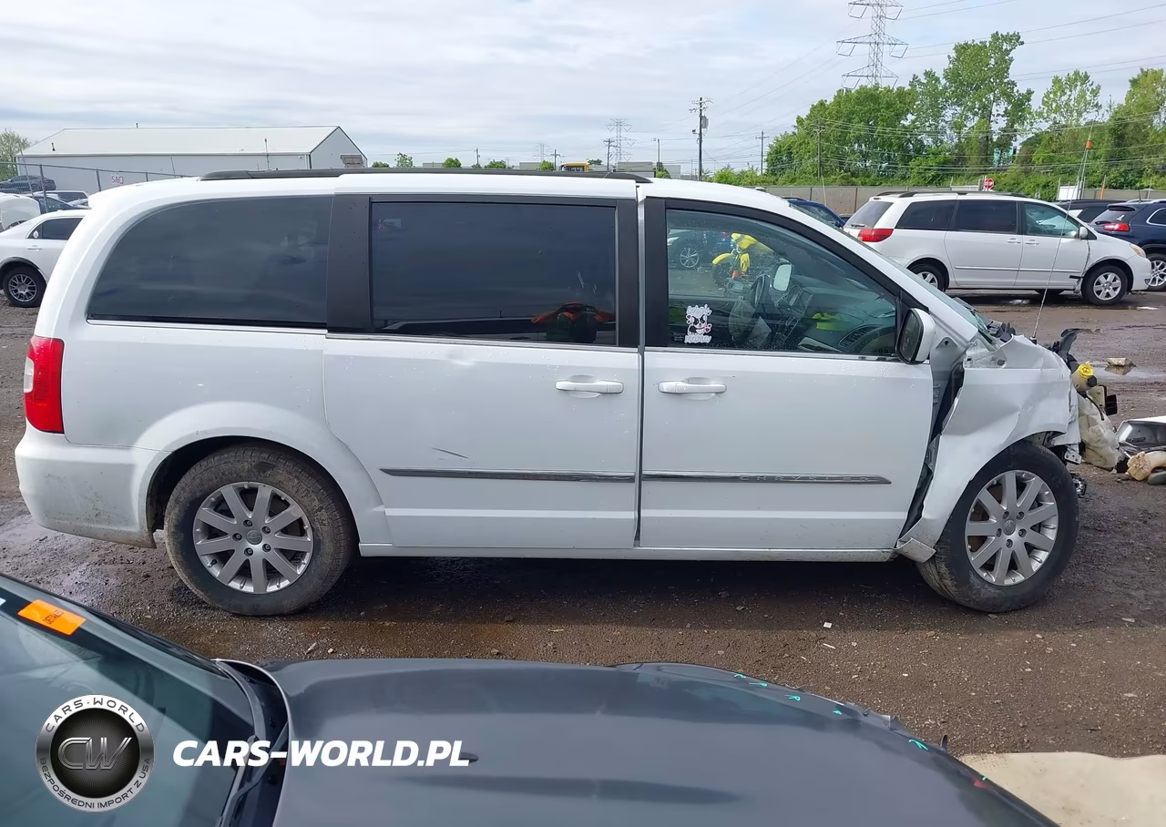 2014 Chrysler Town & Country Touring VIN:2C4RC1BG7ER443936 - 14