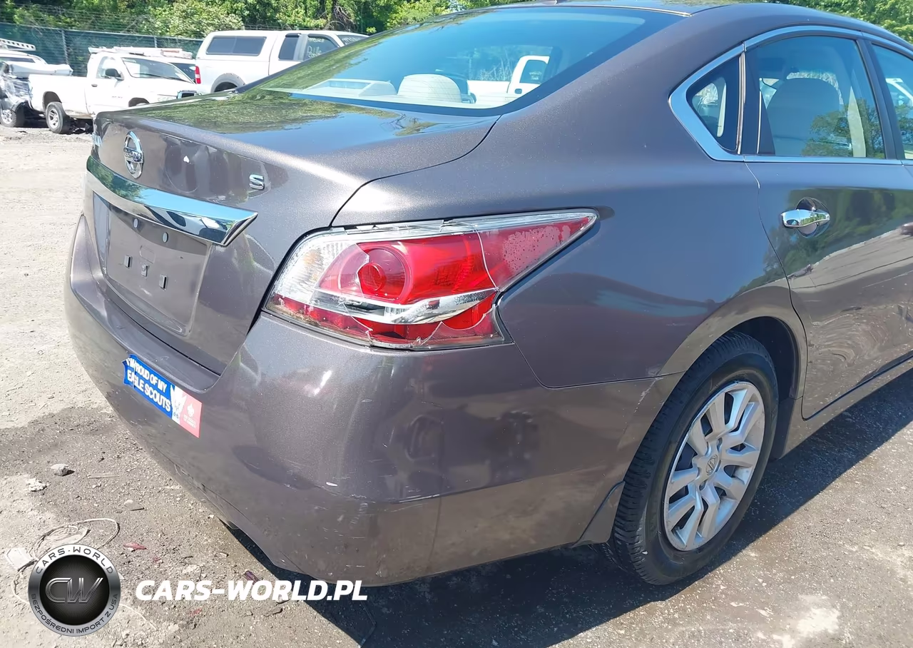 2015 Nissan Altima 2.5 S VIN:1N4AL3AP6FN889025 - 18