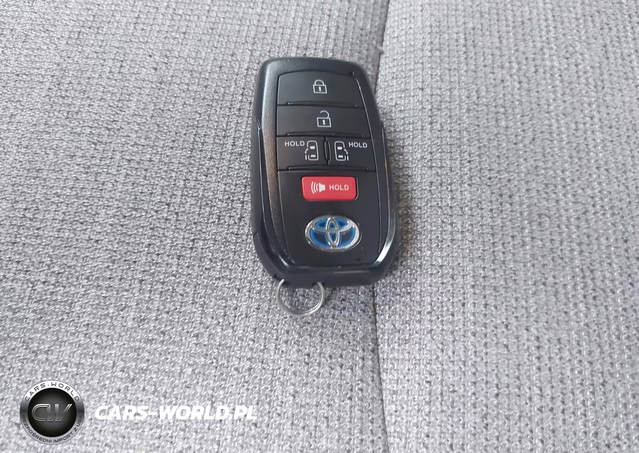 2025 Toyota Sienna Le VIN:5TDKRKEC3SS258140 - 11