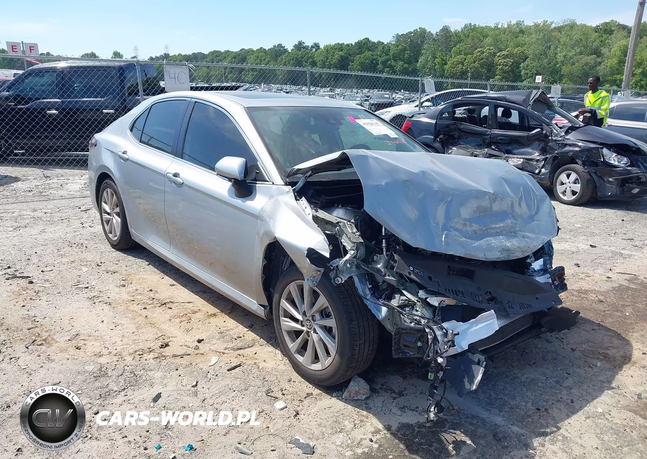 2024 Toyota Camry Le – zdjęcie 1 z 19