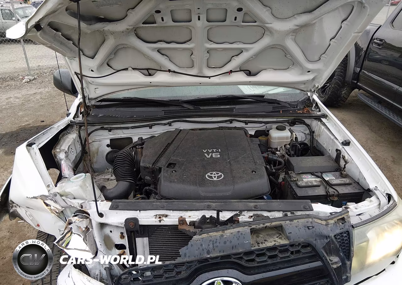 2010 Toyota Tacoma Base V6 VIN:3TMLU4EN7AM050082 - 10