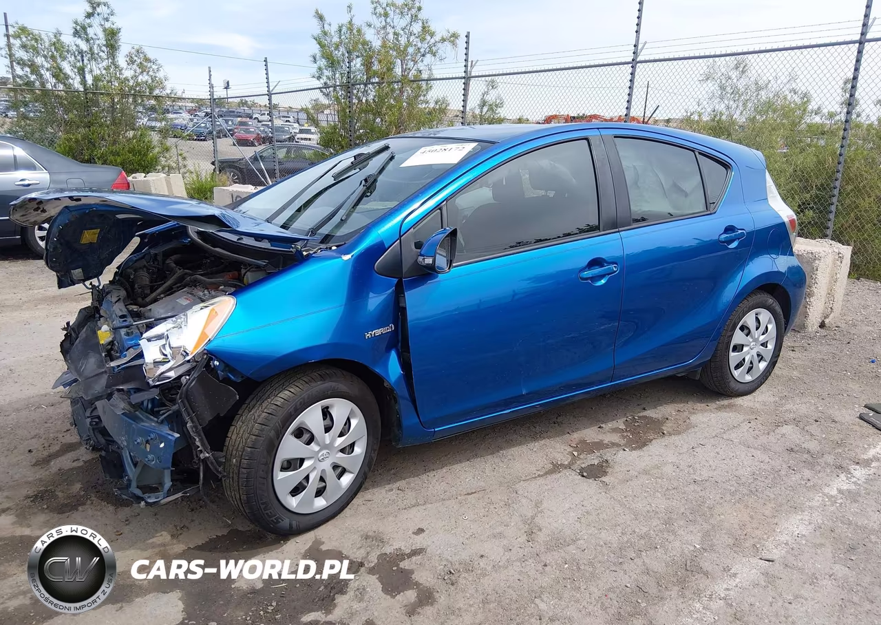 2014 Toyota Prius C Two VIN:JTDKDTB37E1559813 - 2