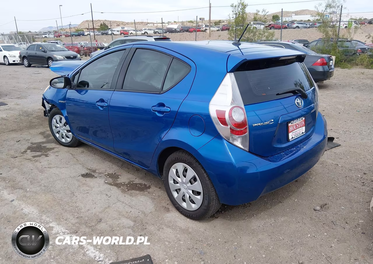 2014 Toyota Prius C Two VIN:JTDKDTB37E1559813 - 3