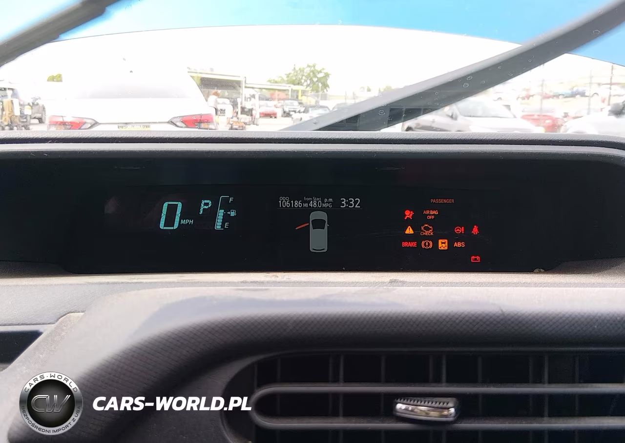2014 Toyota Prius C Two VIN:JTDKDTB37E1559813 - 7