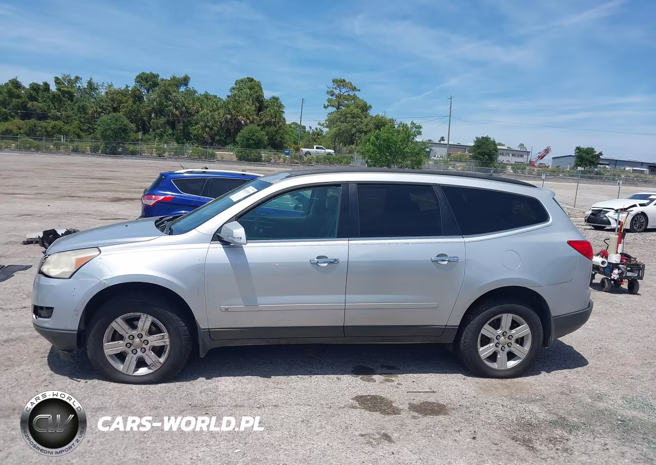 2010 Chevrolet Traverse Lt VIN:1GNLRGED3AS118676 - 14