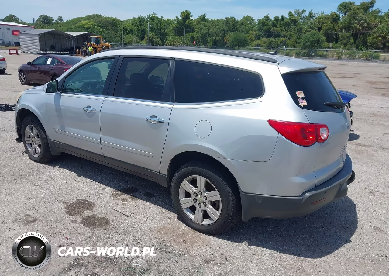 2010 Chevrolet Traverse Lt VIN:1GNLRGED3AS118676 - 3