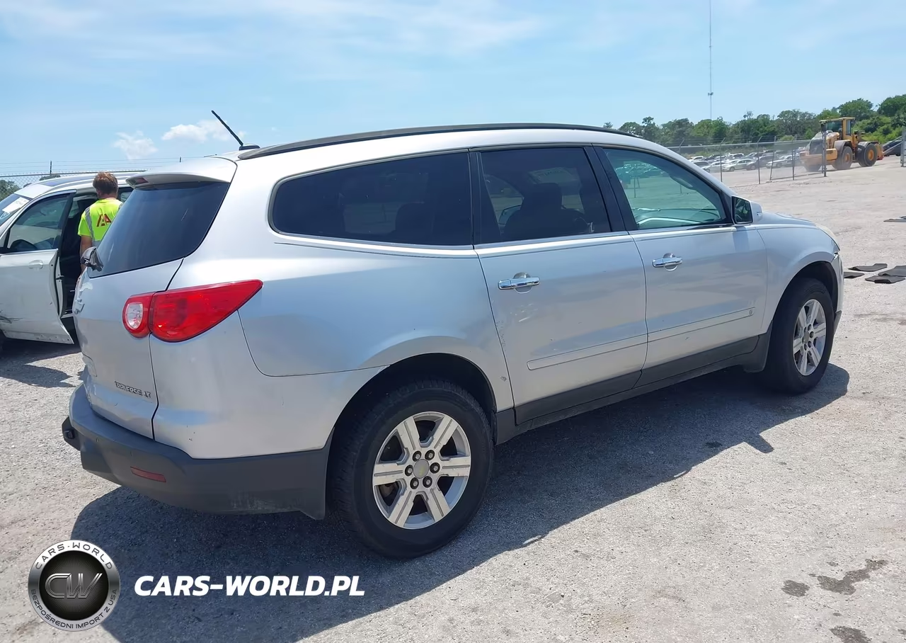 2010 Chevrolet Traverse Lt VIN:1GNLRGED3AS118676 - 4